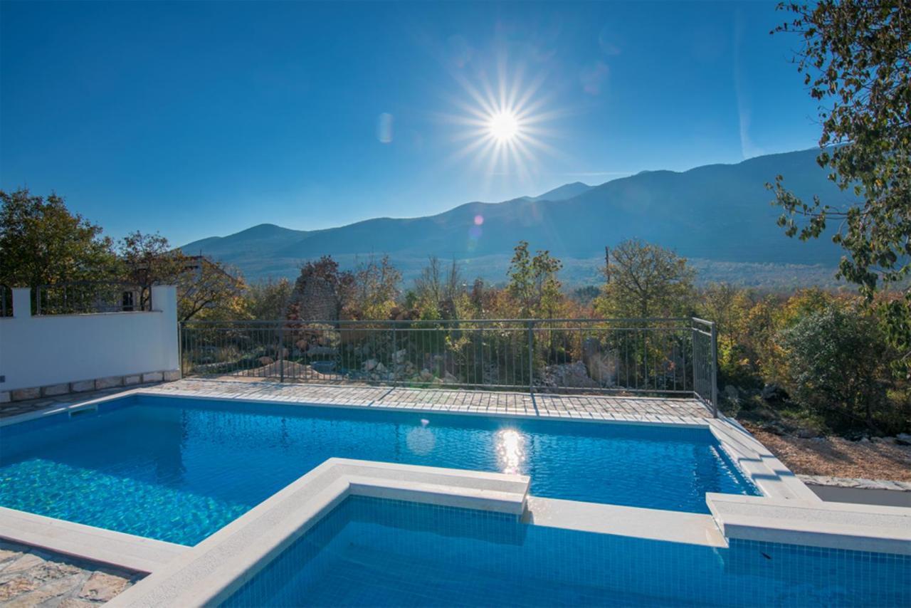 Donje Rascane Dvori Stipanovi With Heated Pool And Jacuzziヴィラ エクステリア 写真